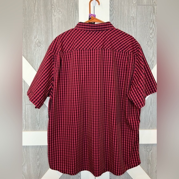 216. Weatherproof Men's Woven Comfort Stretch Short Sleeve Button Down Shirt - Picture 6 of 8